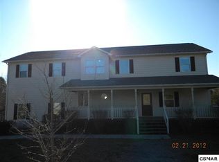 3085 Caywood Rd, Dandridge, TN 37725