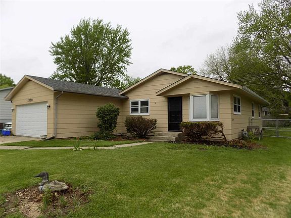 2nd image of 1309 Mondale Dr