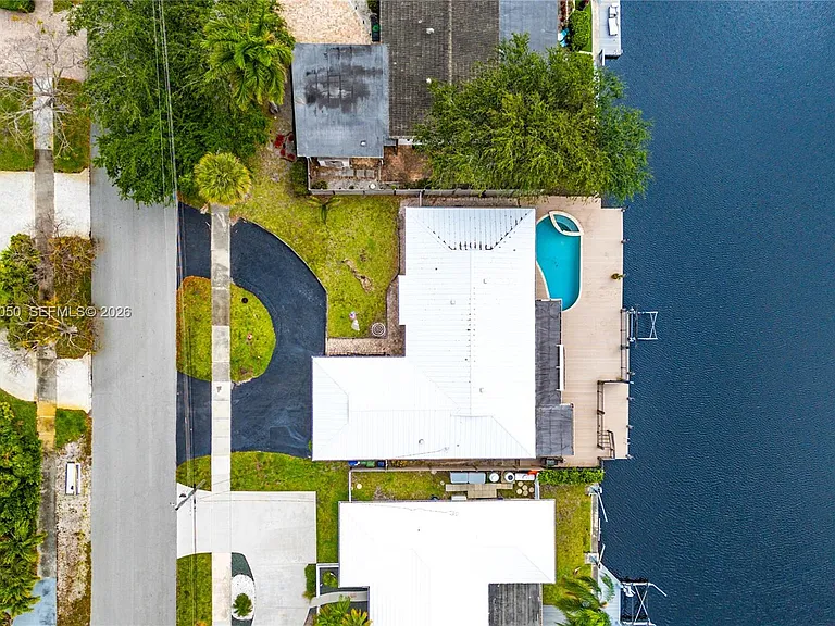 2832 NW 10th Ave — Photo 37