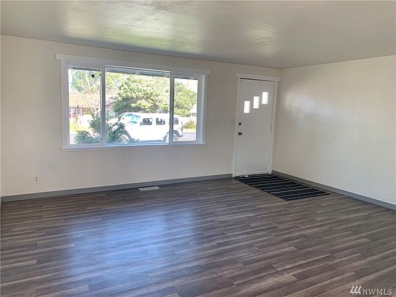 2nd image of 721 S Grand Dr