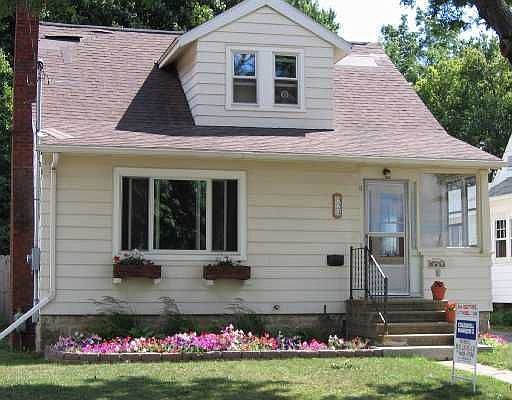 1st image of 524 E Greenlawn Ave