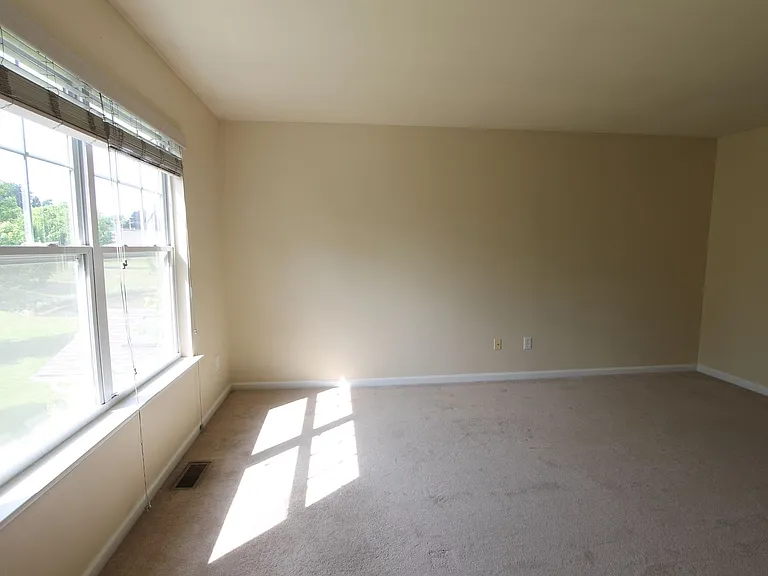 316 Ross Ct — Photo 20