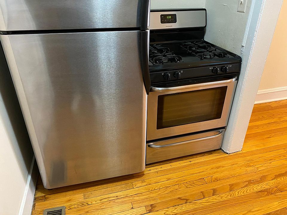 1st image of 2200 W Foster Ave #1B