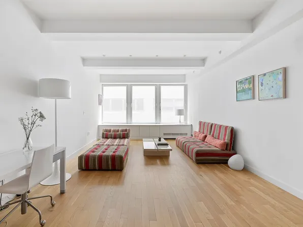90 William St APT 15G, New York, NY 10038