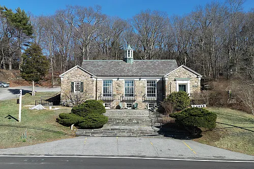 238 Highland Rd Photo 1