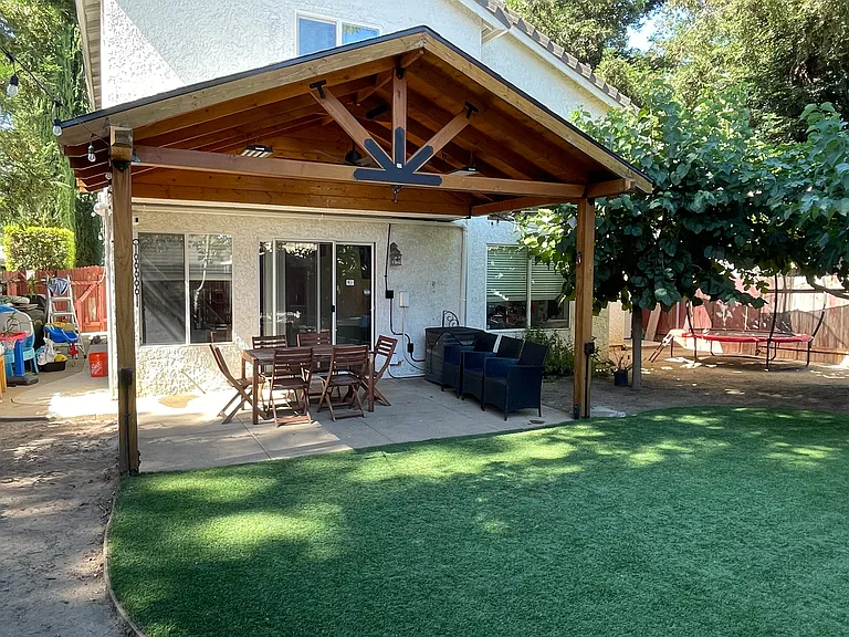 9425 Village Tree Dr — Photo 50