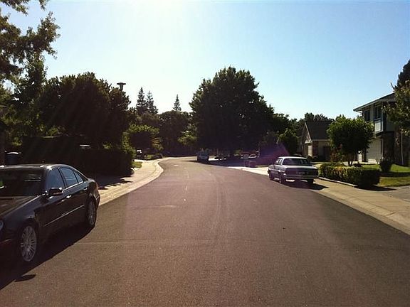 4th image of 2 Tinneil Ct