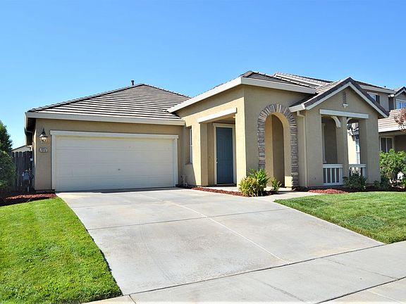 3rd image of 1816 Boardwalk Dr