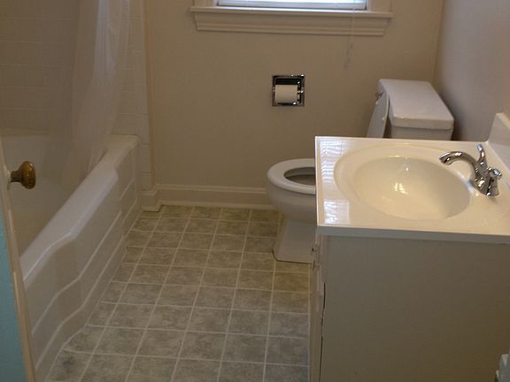 2nd image of 1223 S Roosevelt Dr