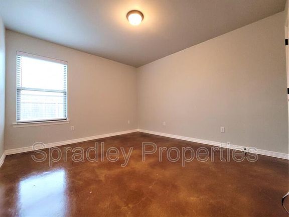 5th image of 202 Juniper Dr #B