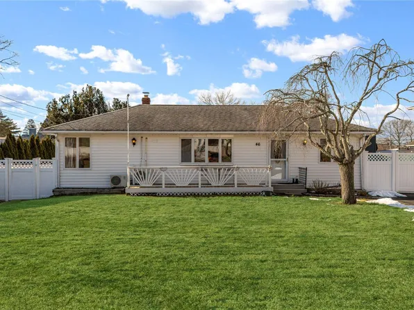 46 Creighton Avenue, Lake Ronkonkoma, NY 11779