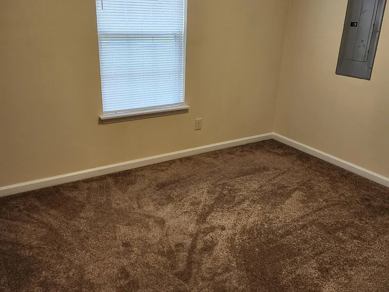 185 Hunters Trce — Photo 13