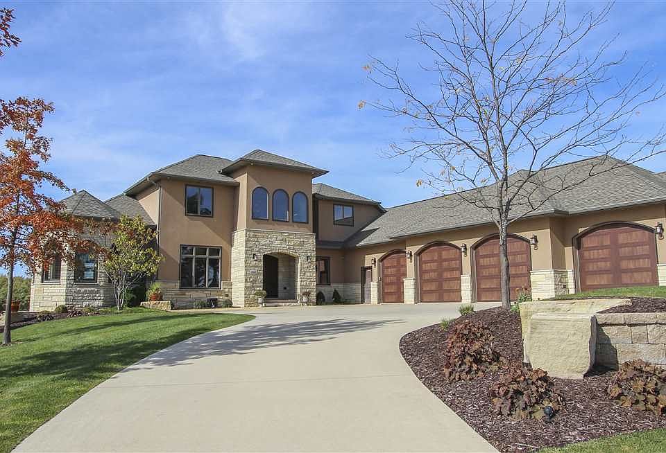4544 William Dr, Waterloo, IA 50701 Zillow