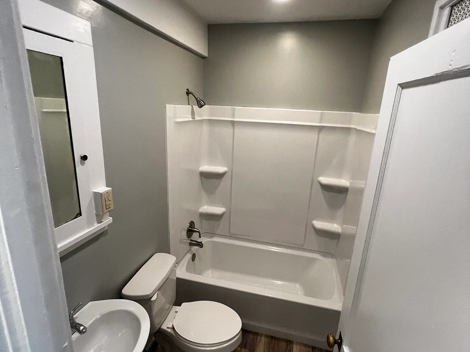 2 bed, 900 sqft, $1,400 — Photo 3