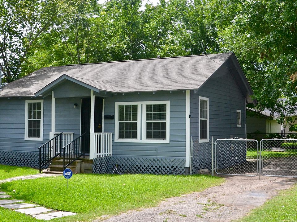 Charming cottage close to downtown
