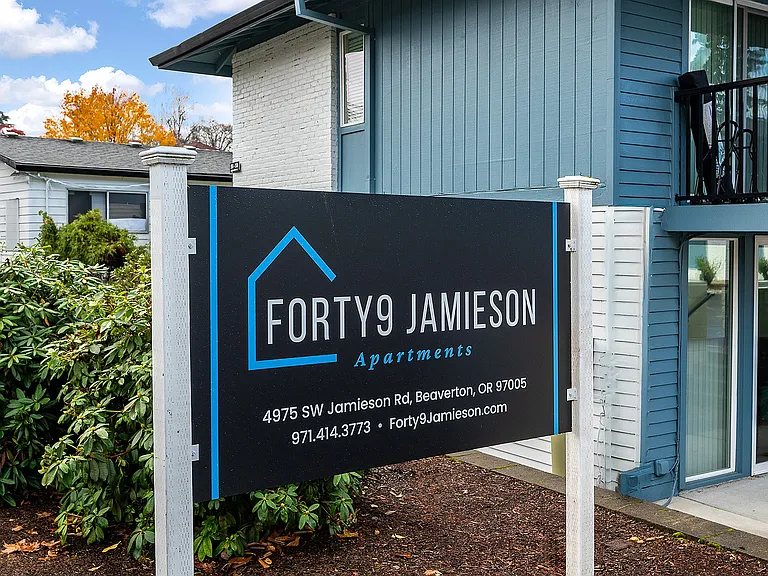 Forty9 Jamieson Apartments — Photo 33