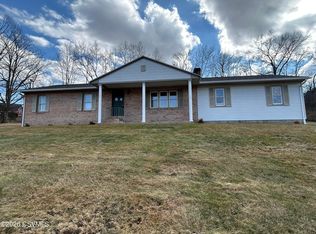 2427 Fair Oak Rd, Selinsgrove, PA 17870