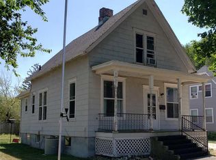 583 Maple Ave, Galesburg, IL 61401