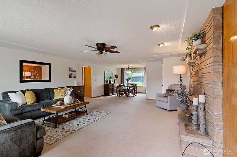 5th image of 2421 94th Avenue E