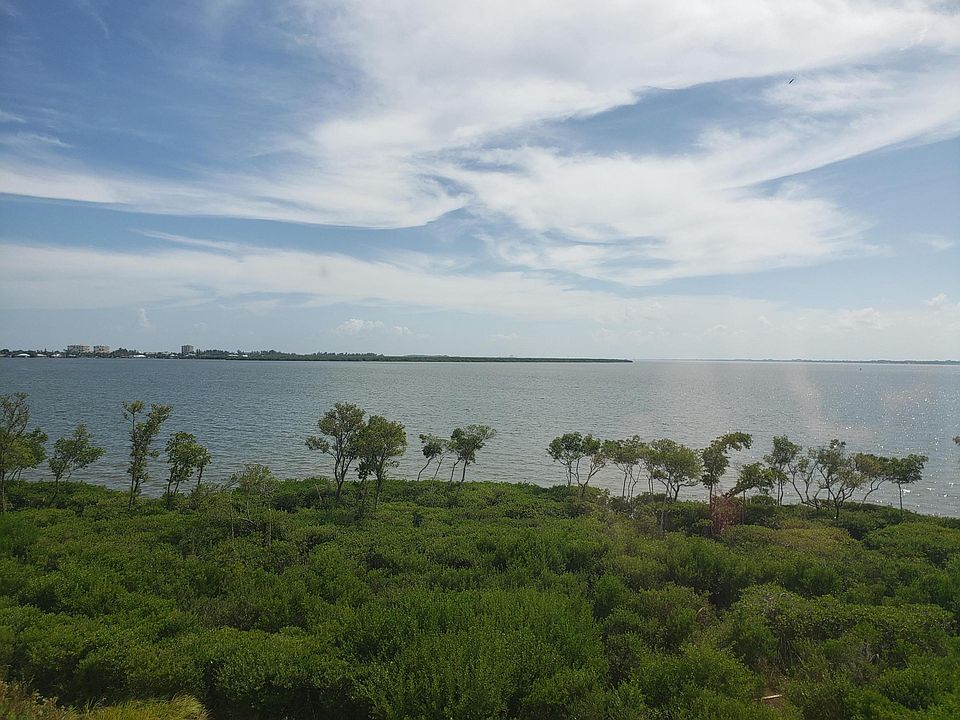 1st image of 24 Harbour Isle Drive W #Ph02