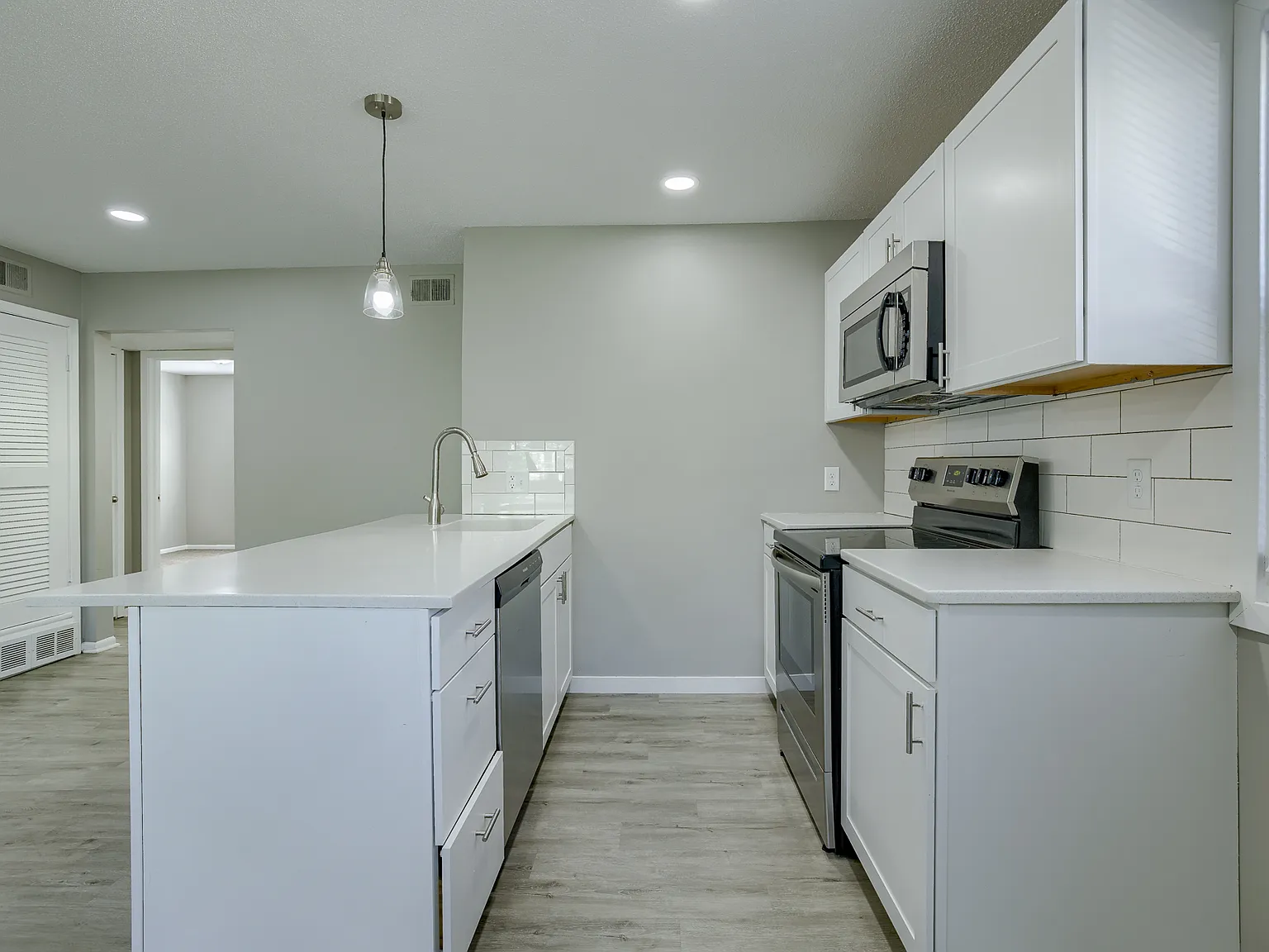 1008/1010 South 29th Street - #9 — Photo 2