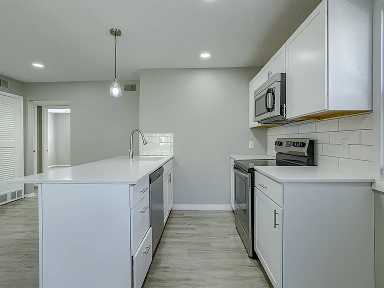 1008 S 29th St #3 — Photo 4