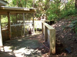 112 Hawthorne Dr, Pine Knoll Shores, NC 28512