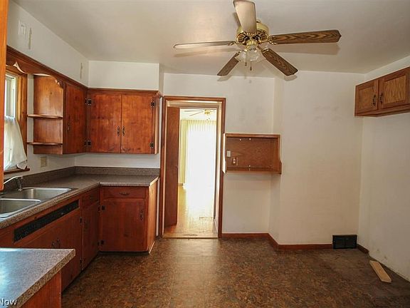 4th image of 13 Terrace Dr