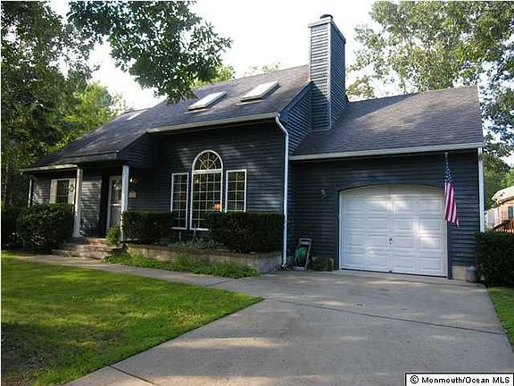 2nd image of 1234 Ocean St