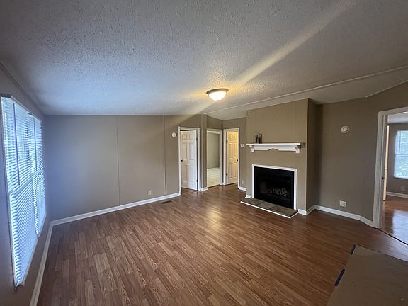 2nd image of 409 Hilltop Dr