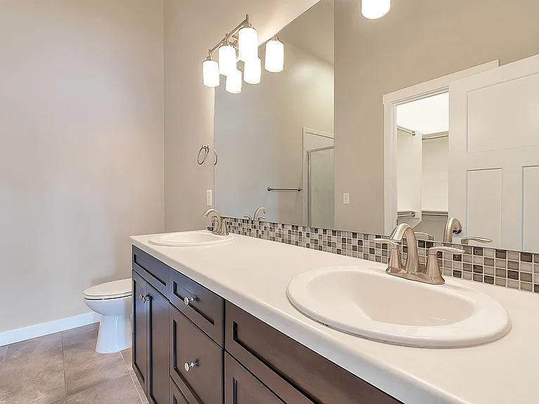 1103 W Emerald Pools Ln — Photo 11