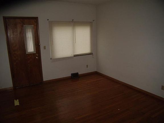 5th image of 4994 N High St APT E4