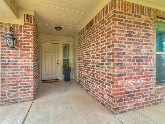 3rd image of 509 Cottonwood Dr