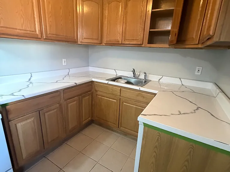 340 Hudson St #7 — Photo 4