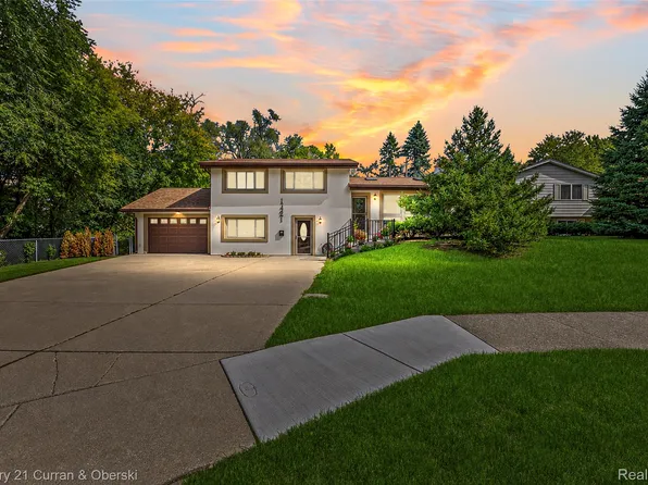 17361 W Outer Dr, Dearborn Heights, MI 48127