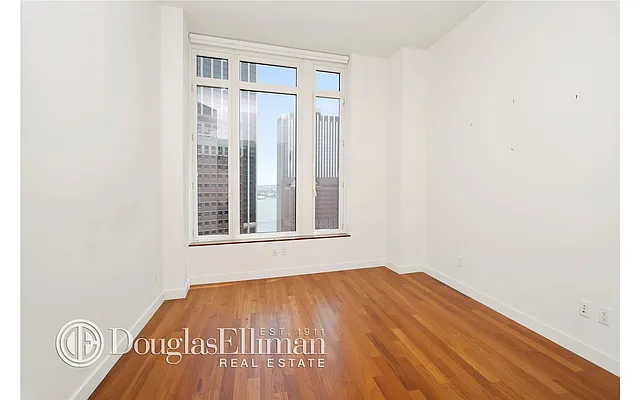 Rented by Douglas Elliman | media 27