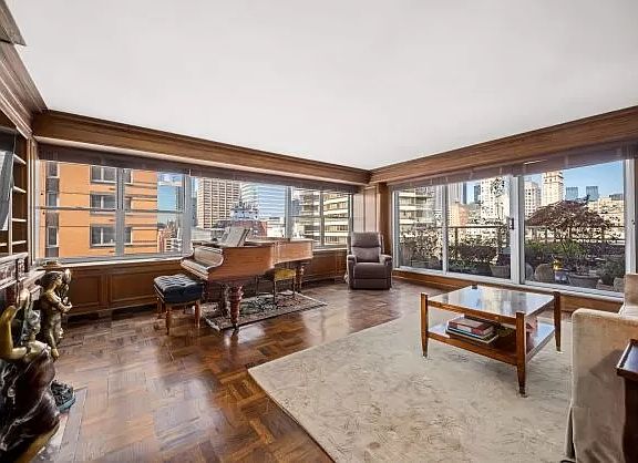 3rd image of 201 E 62nd St APT 17B