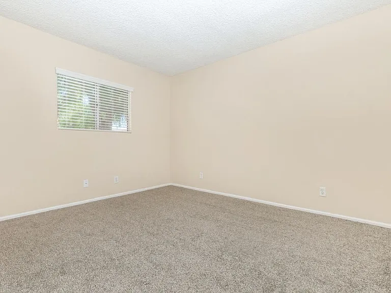 Sunset View Apartments — Photo 57