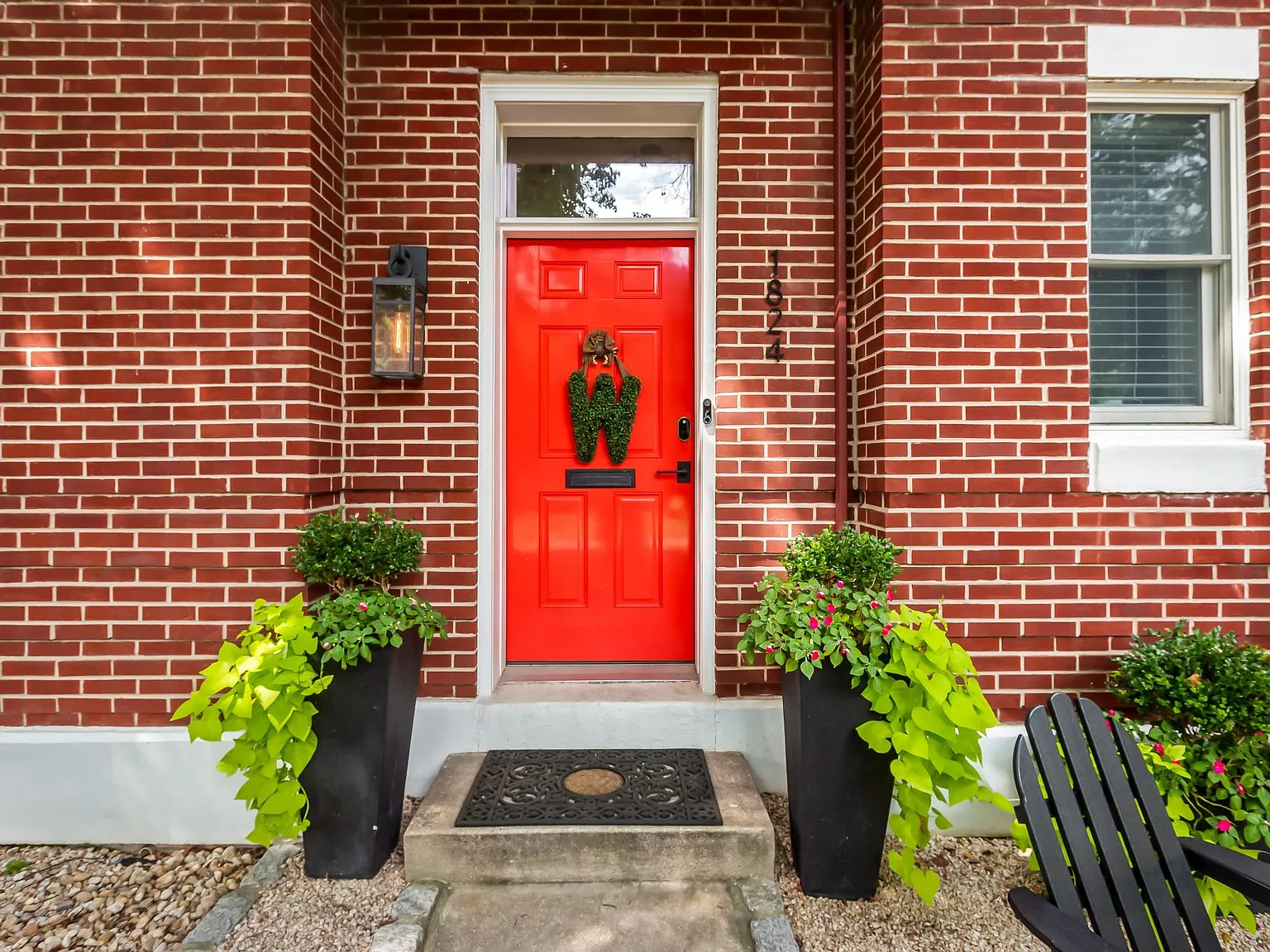 3 bed, 2.5 bath, 1718 sqft, $4,200 — Photo 2