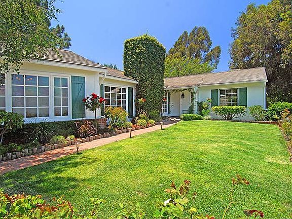 Front yard / entry
