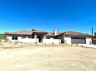 15405 Pohez Rd, Apple Valley, CA 92307