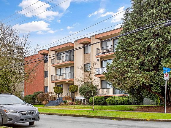 2nd image of 505 9th St #208