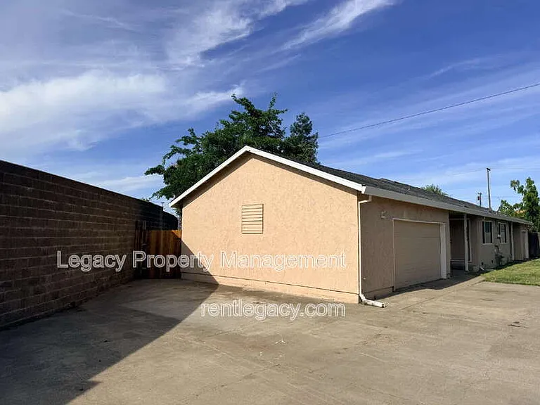 3805 32nd Ave — Photo 6