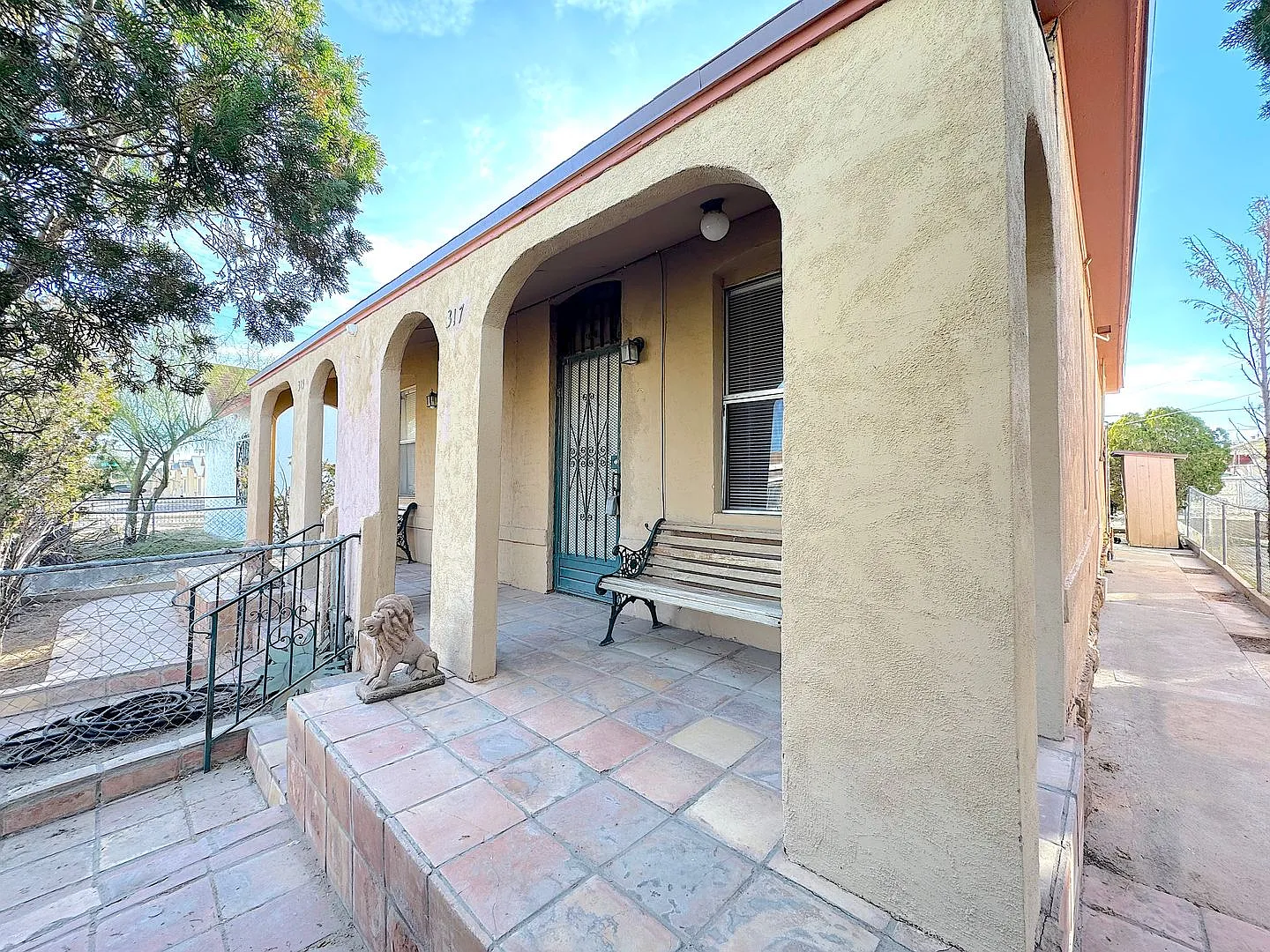 Central EL Paso(close to downtown) 1 bed/1 bath duplex. Water/Trash Service Included — Photo 2