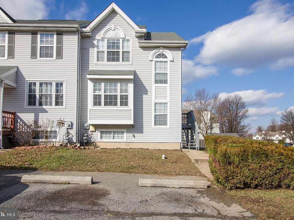 1st image of 25 Foxton Dr