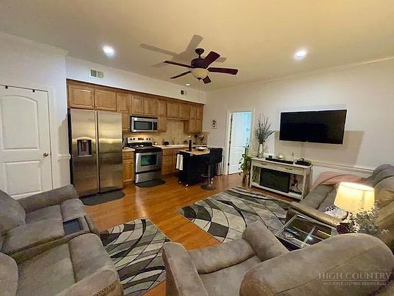 3rd image of 40 Club Villa Drive #505