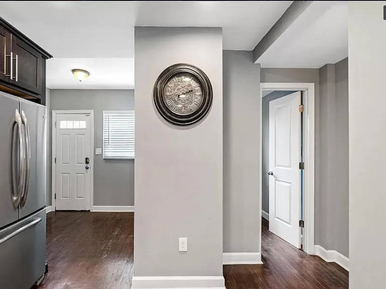 881 W Lombard St — Photo 2