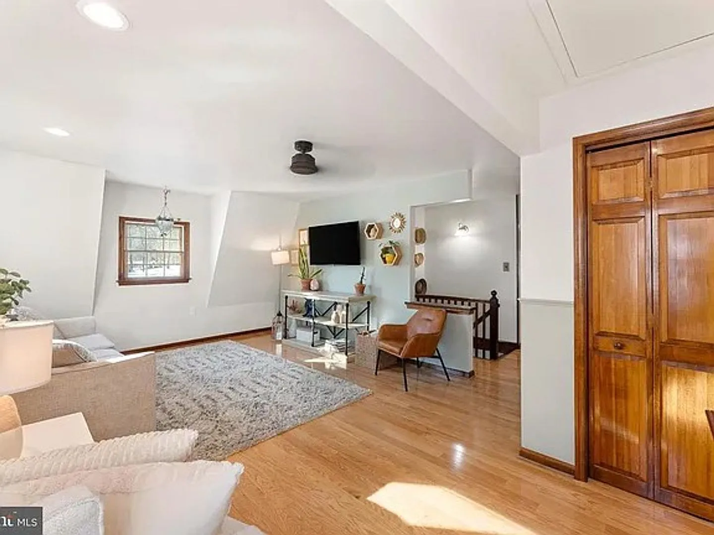 Charming 3-Bed/2-Bath Home in Upper Makefield Township. Available NOW! — Photo 2