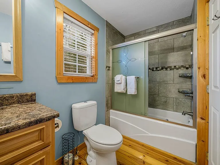 64 Poolside Ct — Photo 15