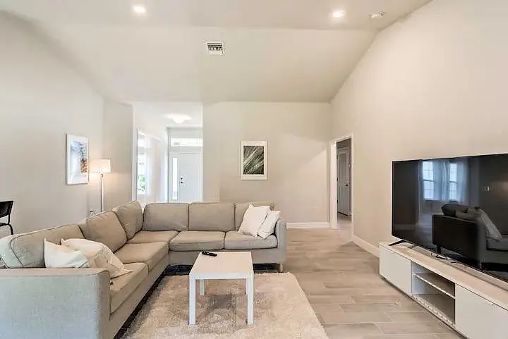15329 Aldama Cir — Photo 14